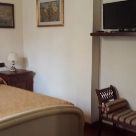 Sinatra Nocleg ze śniadaniem *