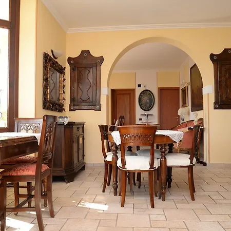 Sinatra Nocleg ze śniadaniem Padenghe sul Garda