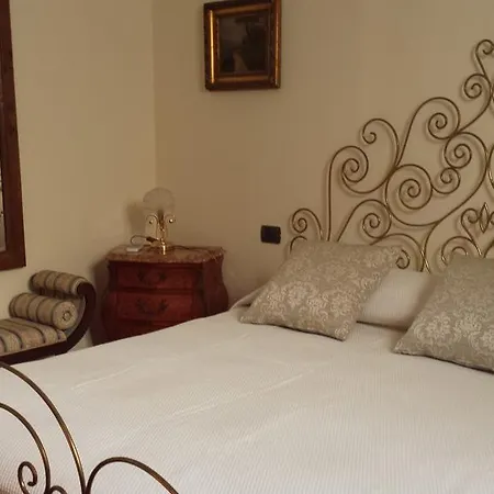 Sinatra Bed & Breakfast *